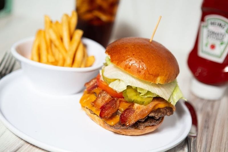 Lunch Options That Hold Their Own