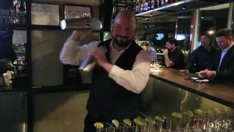 The Full-Service Bar and Its Place in the Experience