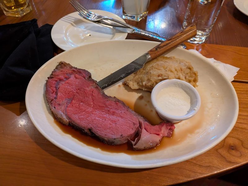 What Makes a Classic Steakhouse Still Feel Relevant