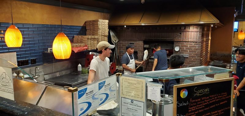 Why Del Ponte's Keeps Drawing People Back Season After Season