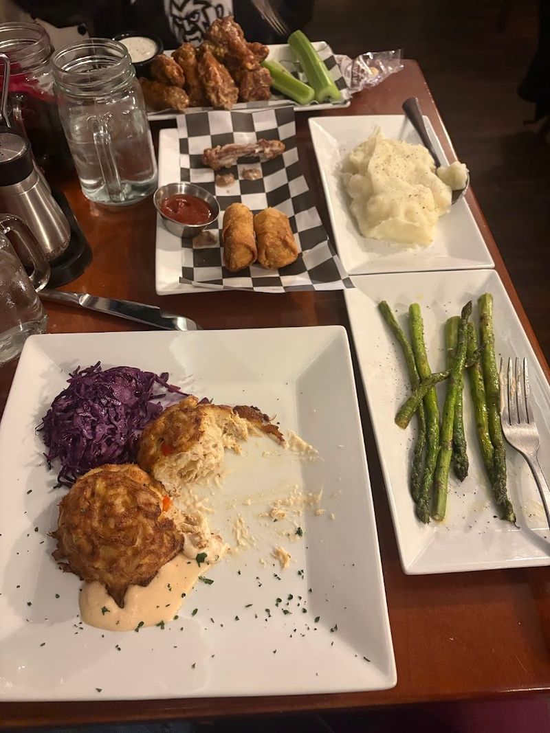 Crab Cakes, Wings, and the Classics That Keep People Coming Back