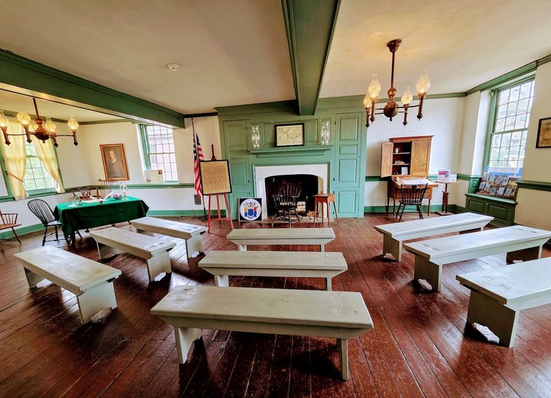 A Legislature on the Run Finds a Home Here