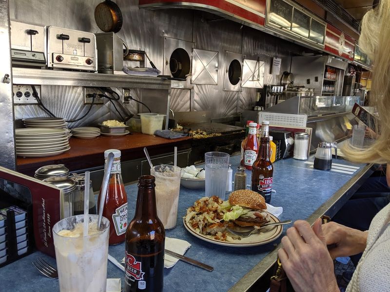 Counter Seating and the Open Kitchen Energy