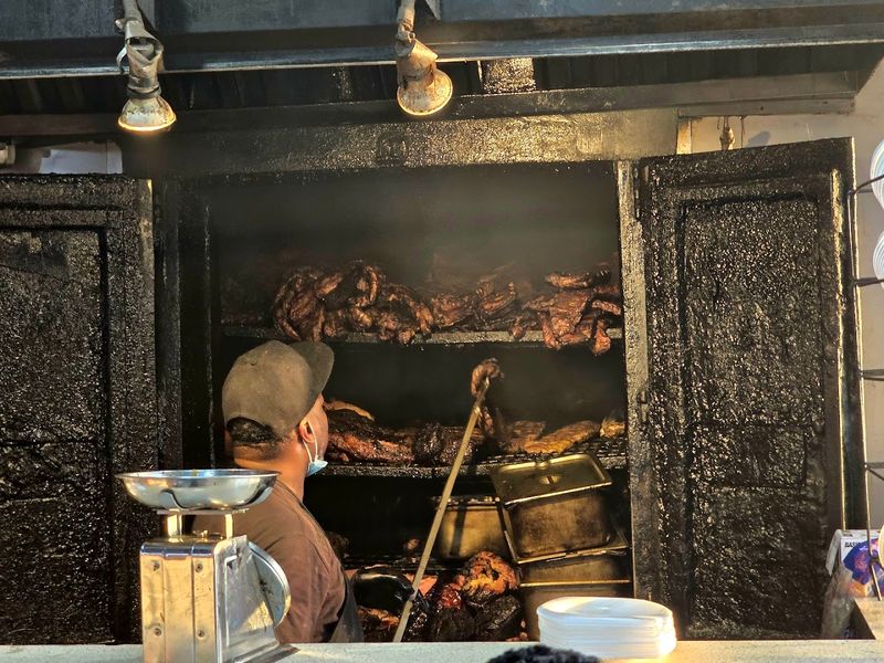 The Old-School Smoker You Can Actually See