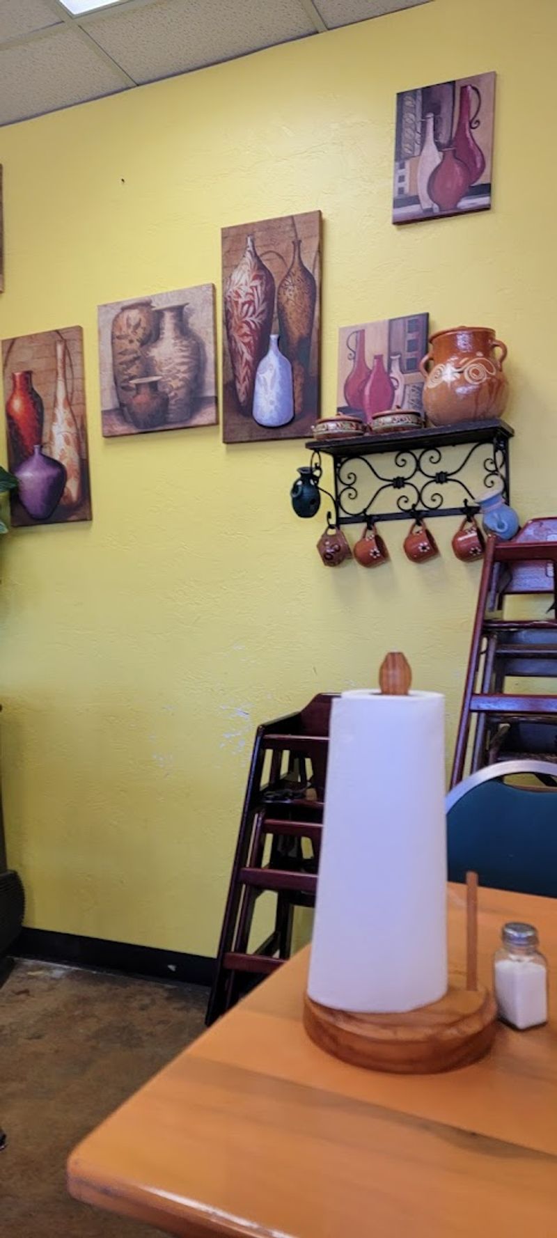 The Atmosphere Inside the Restaurant