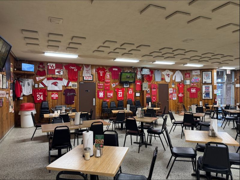 Why Mandola's Deli Belongs On Your Houston Food List