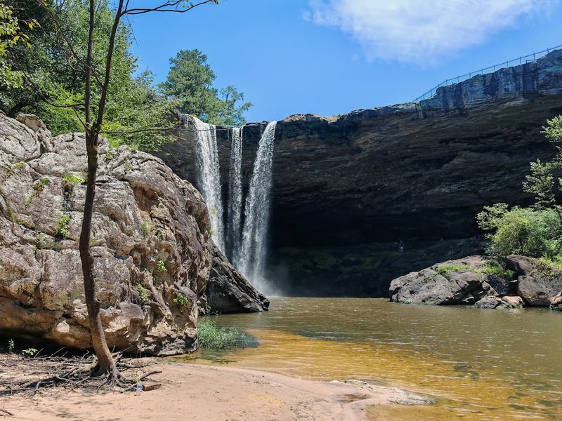 Noccalula Falls Park