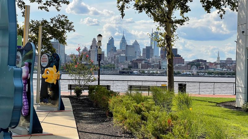 The Waterfront Setting: Views of the Benjamin Franklin Bridge That Take Your Breath Away