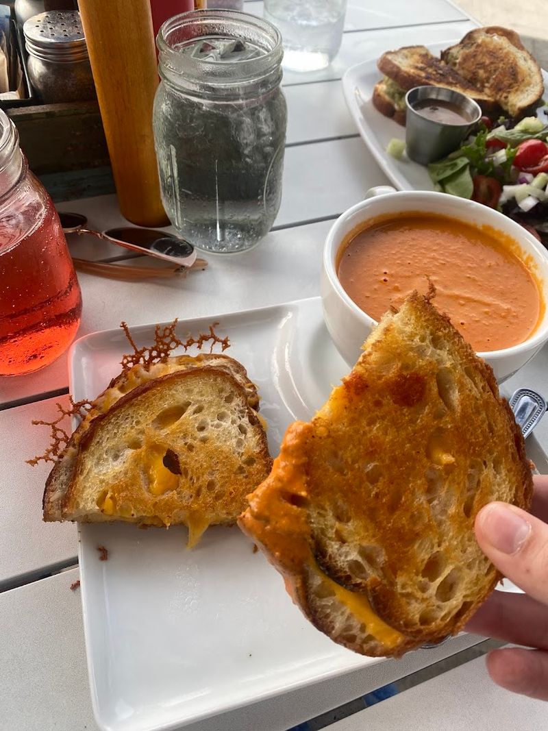 Garlic Grilled Cheese With Avocado: A Lunchtime Game Changer