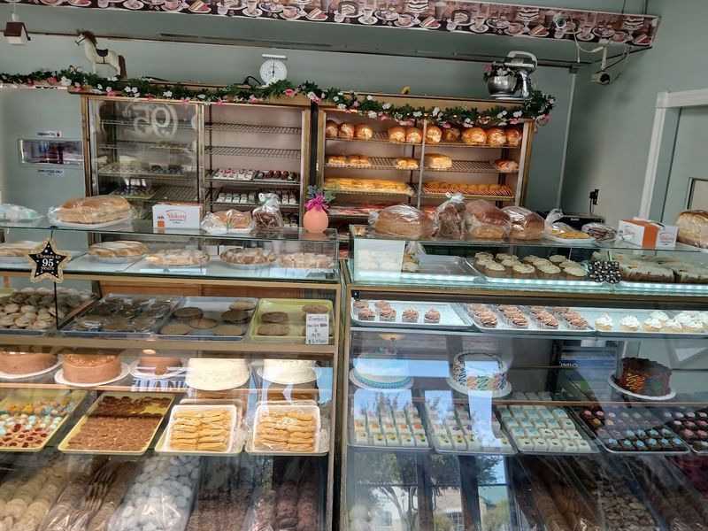 Petit Fours That Melt Before You Expect Them To