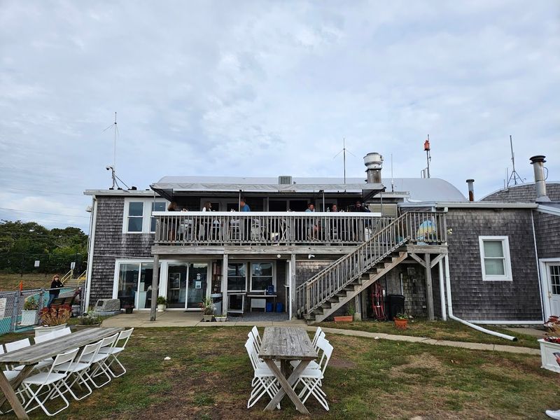 Plane Watching Turns A Meal Into An Outing