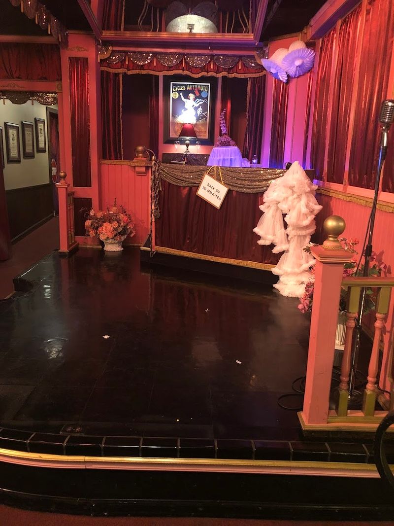 An Intimate Atmosphere That Big Venues Simply Cannot Replicate