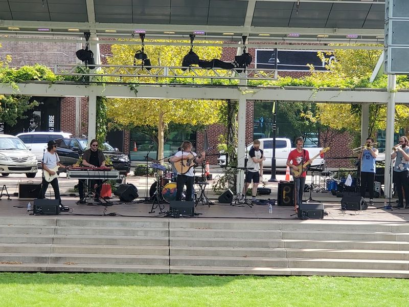 Practical Tips for Visiting Guthrie Green