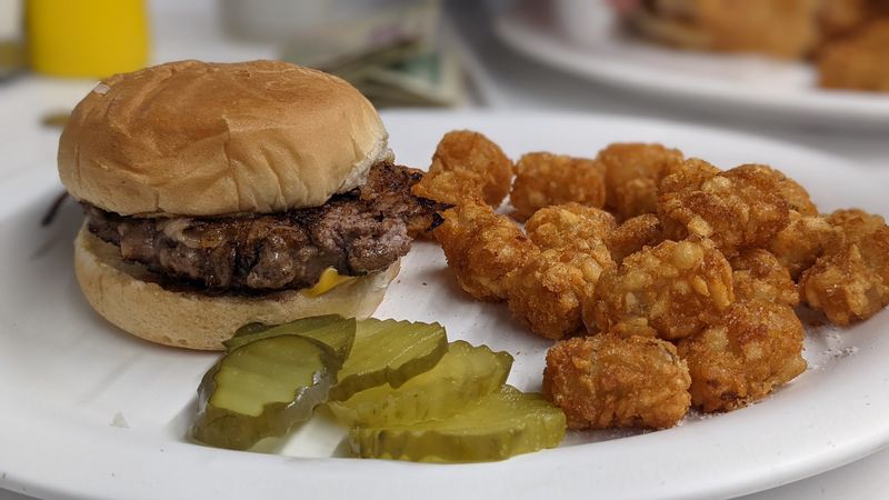 The Smash Burger Worth Every Napkin