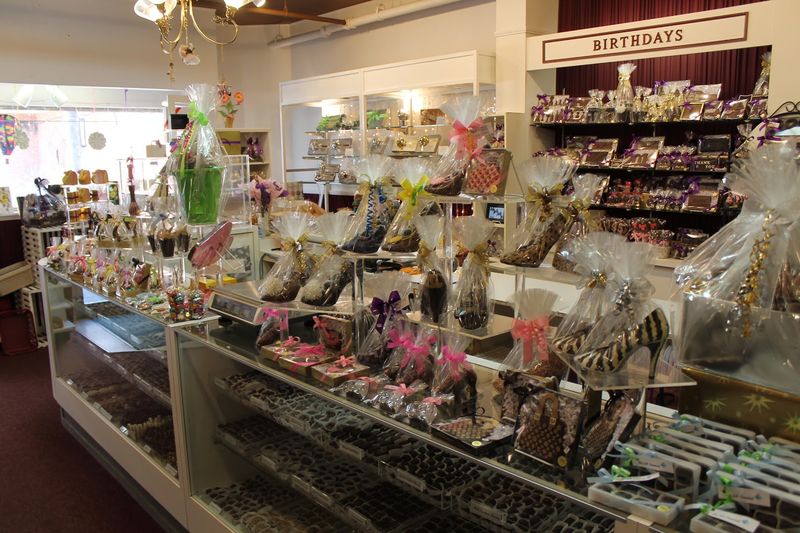 Chocolate Covered Strawberries That Are Almost Too Pretty to Eat