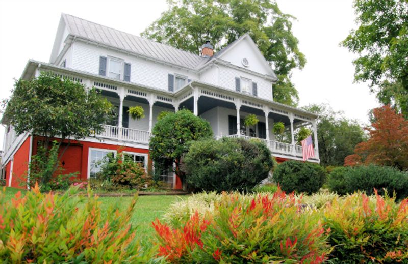 Franklin County's Blue Ridge Backdrop: Nature as a Co-Star