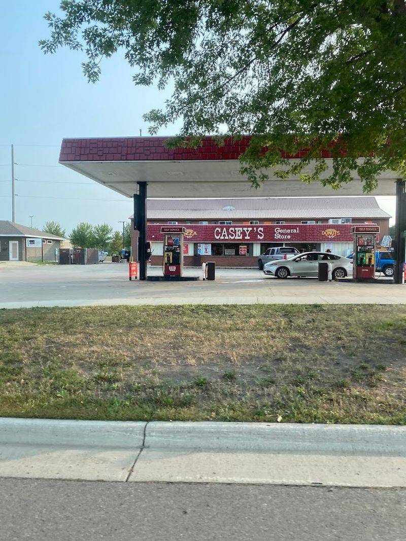 Location and Parking That Make the Stop Easy