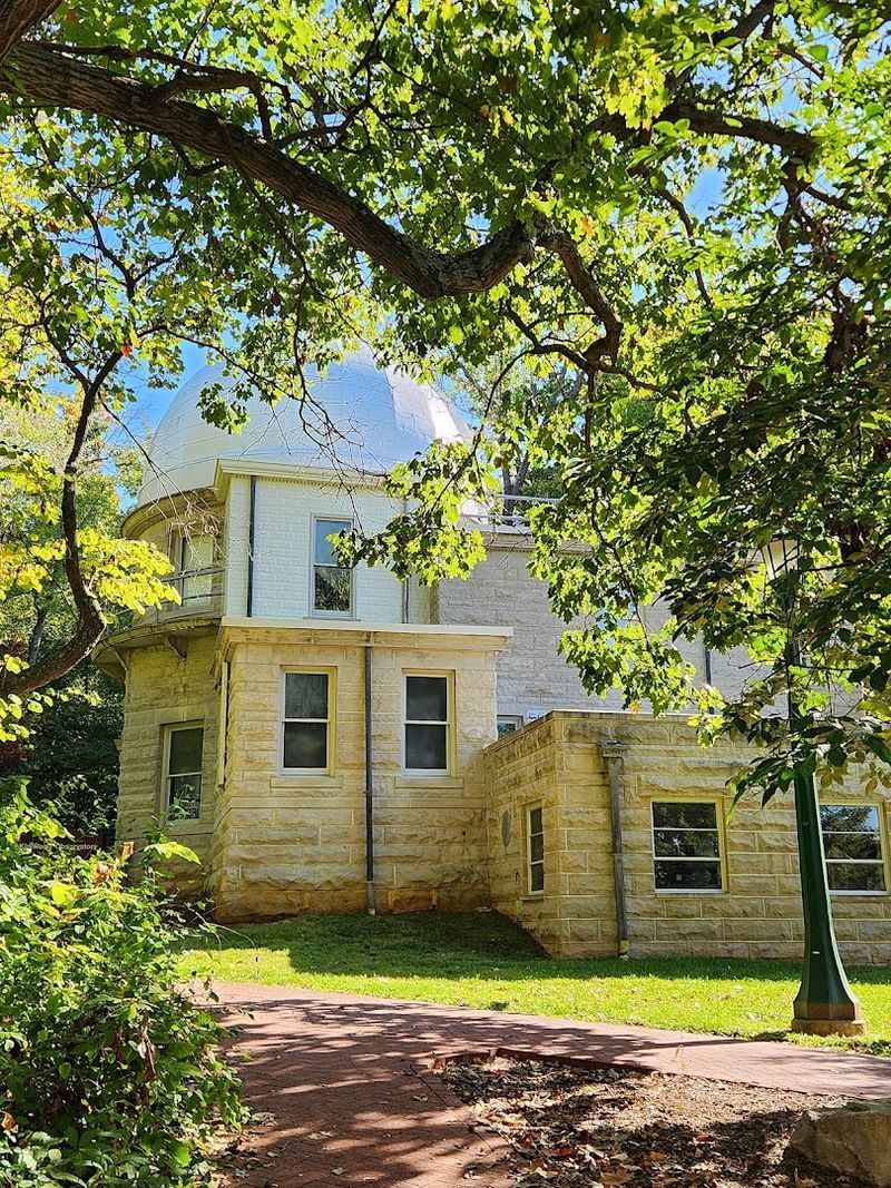 IU Astronomy Students Guide Every Session With Real Enthusiasm