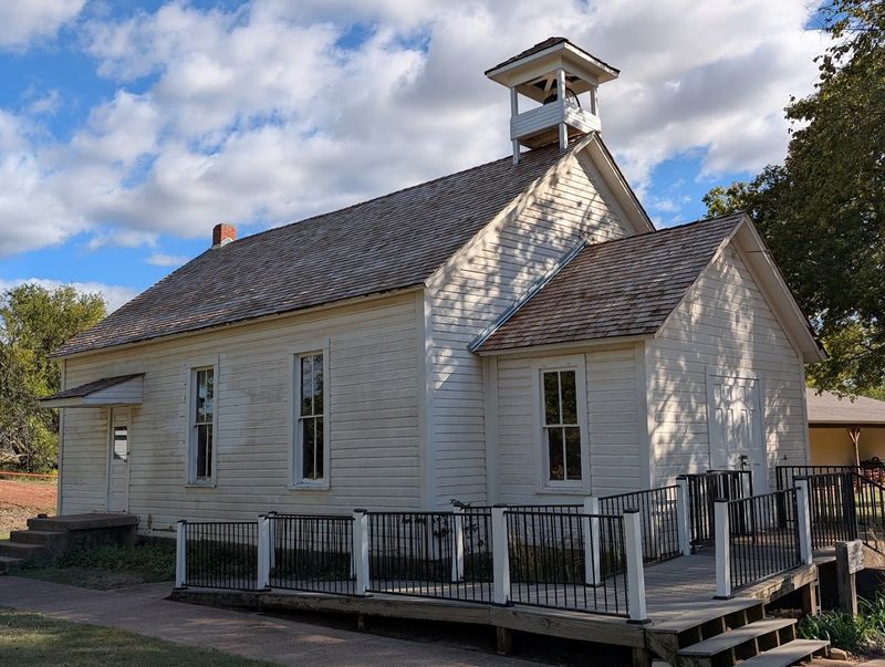 The Rose Hill Schoolhouse and Its Haunting Atmosphere