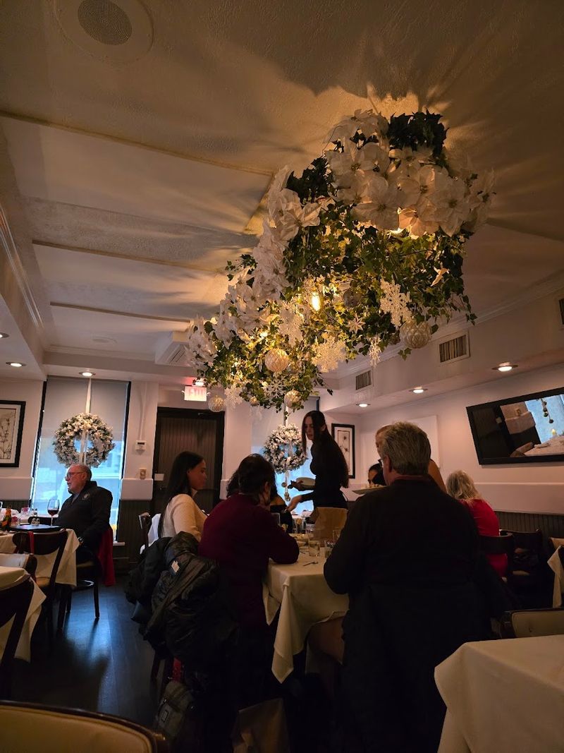 Spaghetti and Meatballs With a Red Sauce Worth Dreaming About