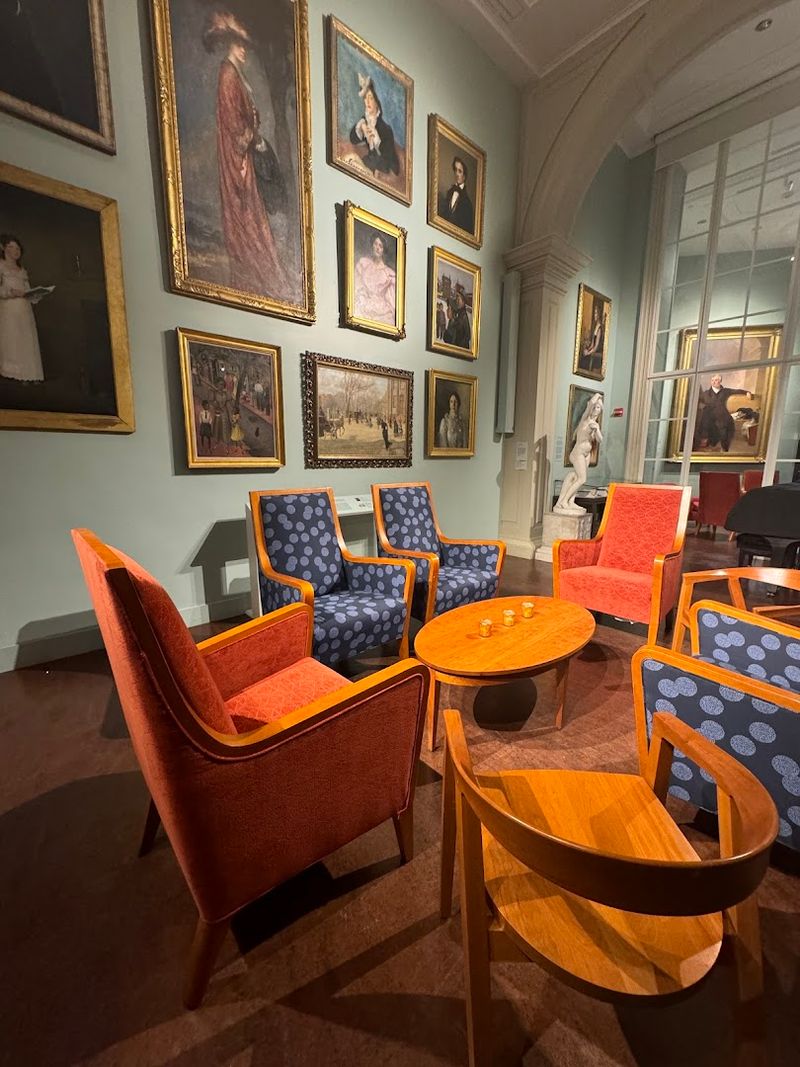 The Warm Welcome Of A Historic Boston Hideaway