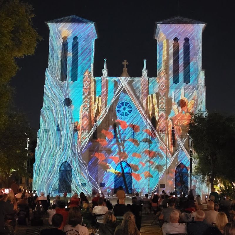 Eating and Exploring Near the Cathedral