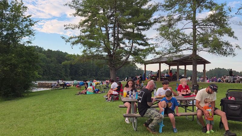 Modern Camping Facilities With Full Amenities