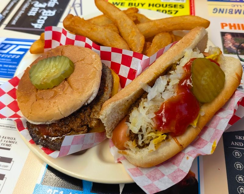 Chili-Topped Burgers With Old-School Appeal