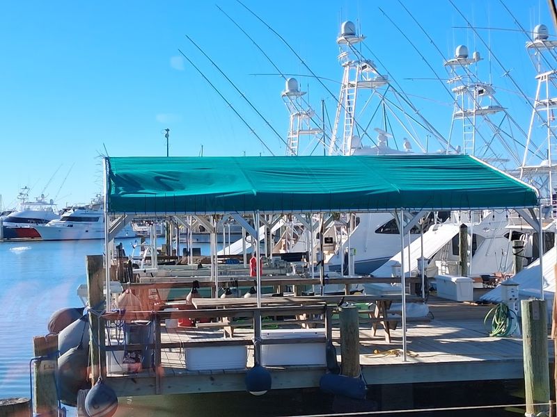 Virginia's on the Bay, Texas