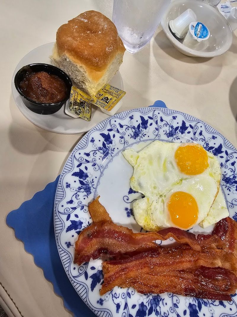 The Brunch Experience: Comfort Food Done Right