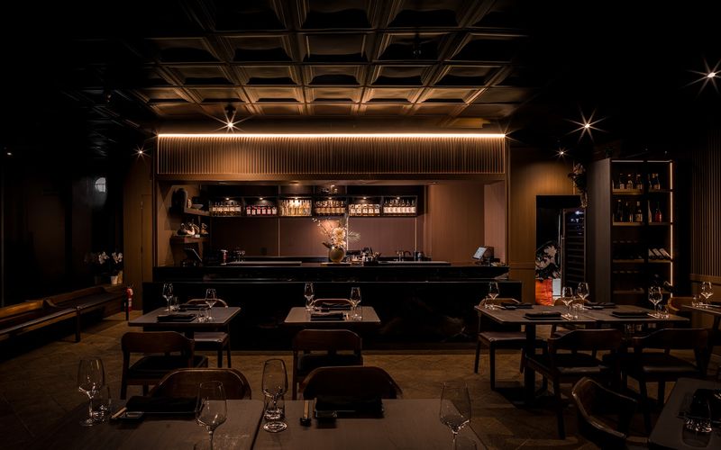 The Atmosphere Inside SH? Sushi & Izakaya