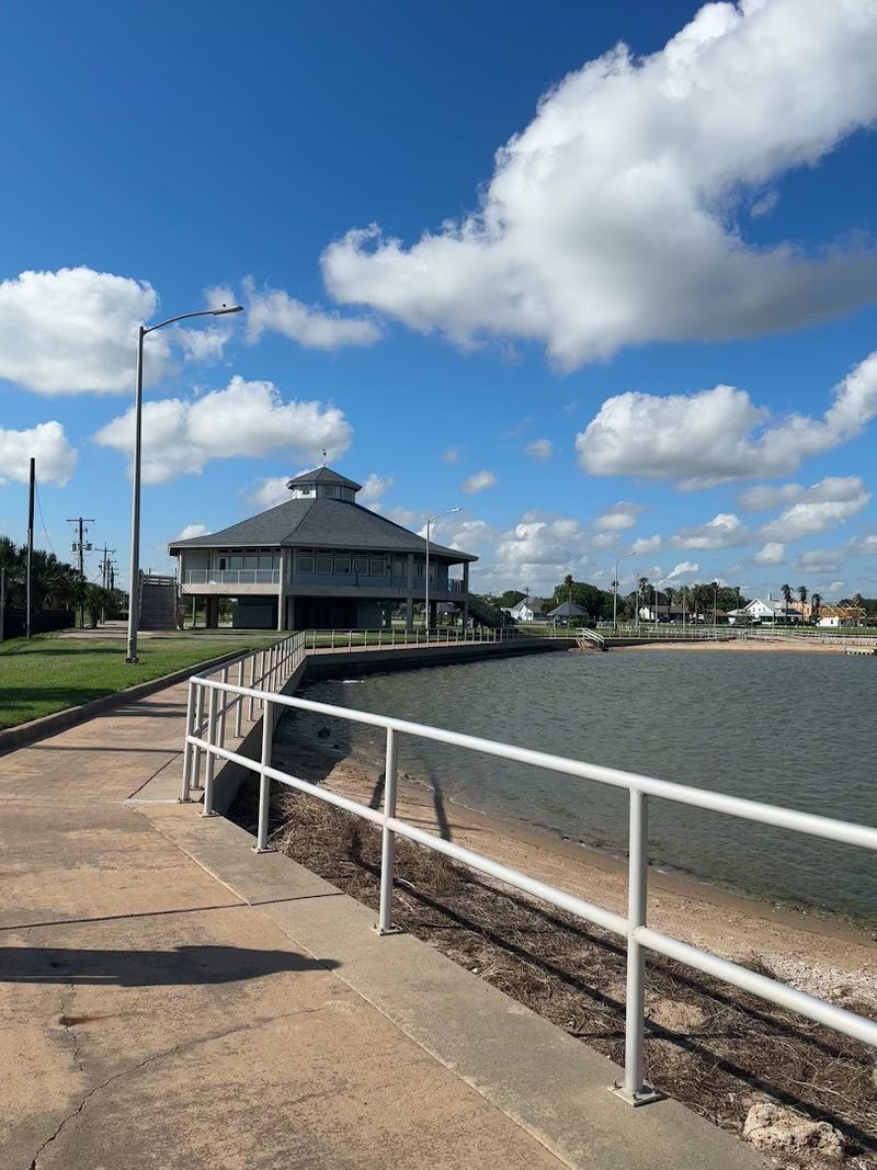 The Seawall Path That Puts Everything in Perspective