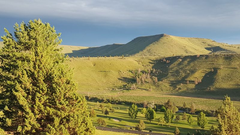 Outdoor Activities: Hiking, Horseback Riding, Golf, and More