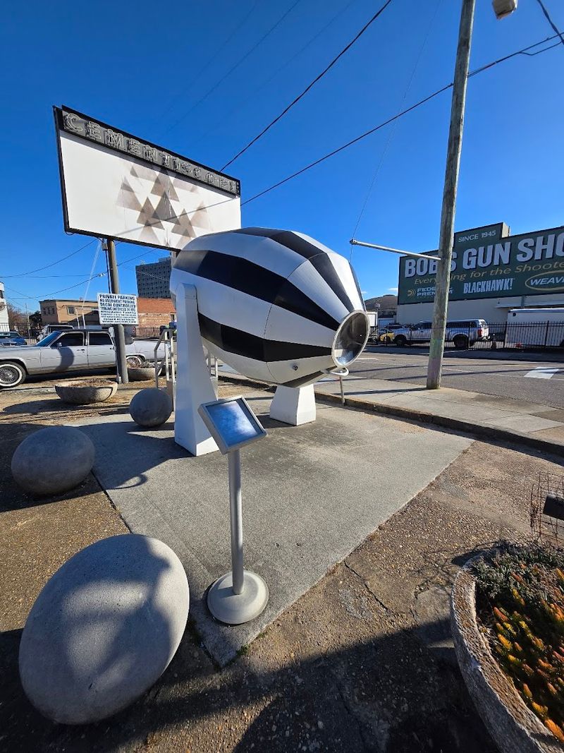 The Artist Collective Glassitorium and Their Incredible Vision