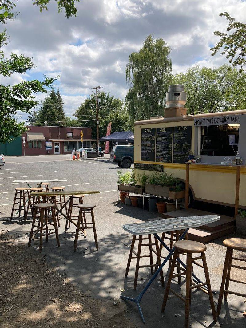 The Vibe of the Space and Surrounding Area