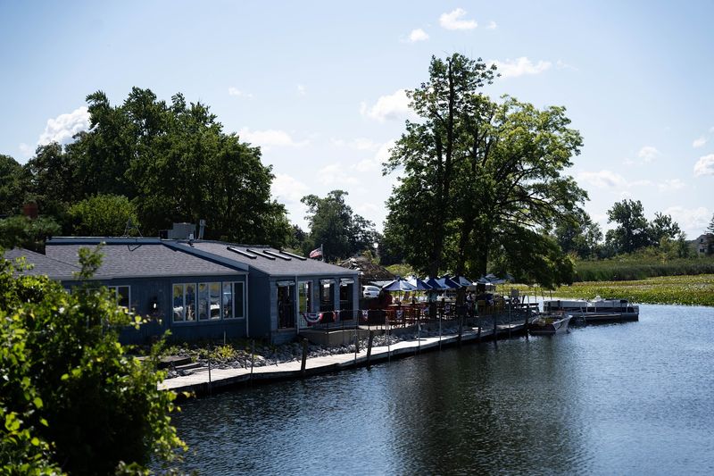 Boat-Up Access for Lake Lovers