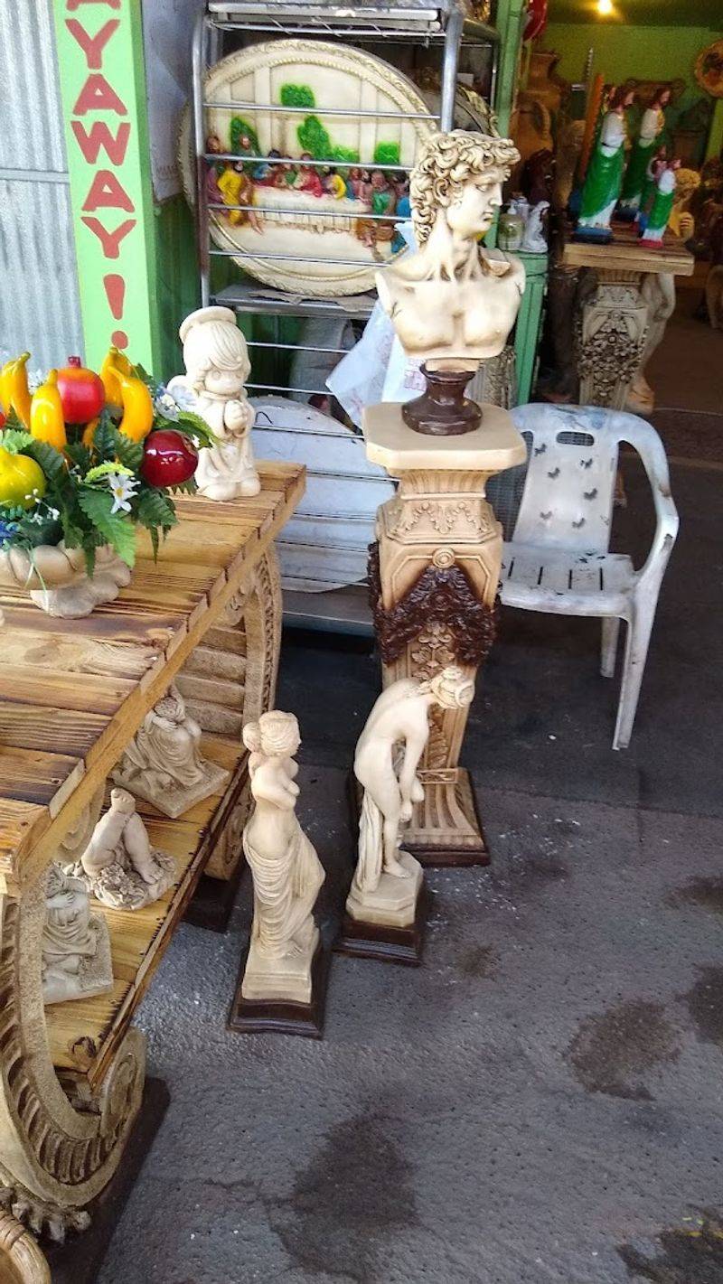 Furniture and home goods at real prices