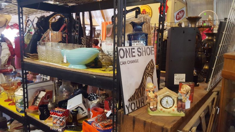 Vintage Glassware and Small Collectibles Worth Hunting For