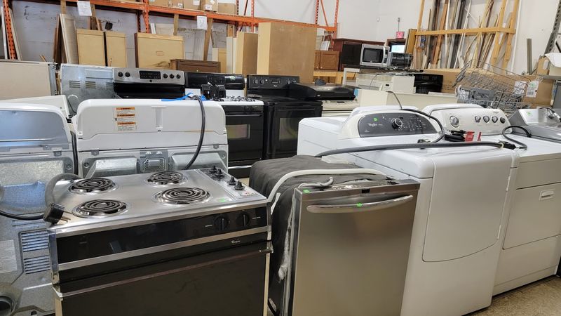 Appliances Galore and Actually in Good Shape