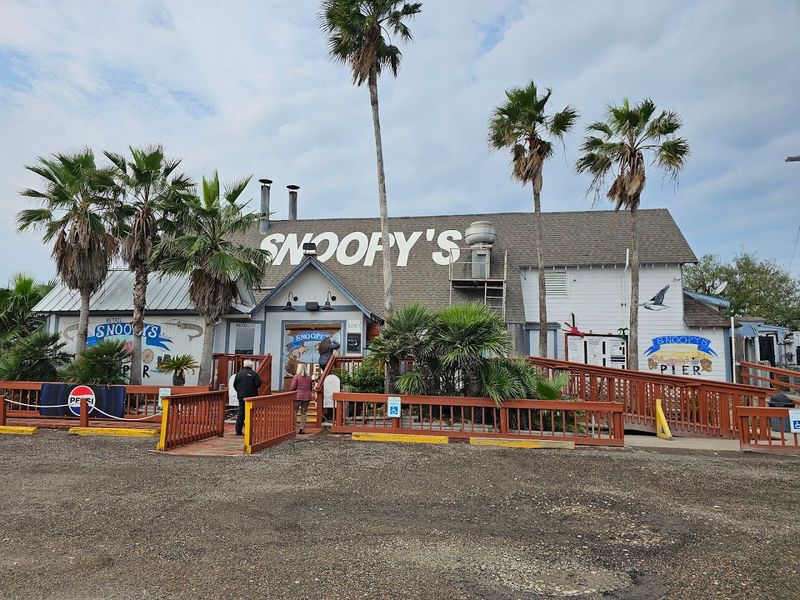 Snoopy's Pier, Texas