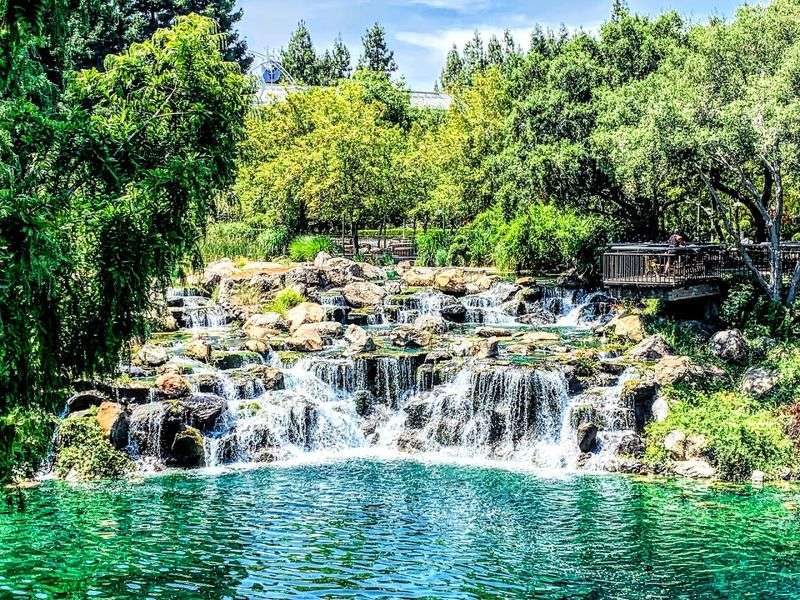 A Peaceful Paradise For Garden Lovers