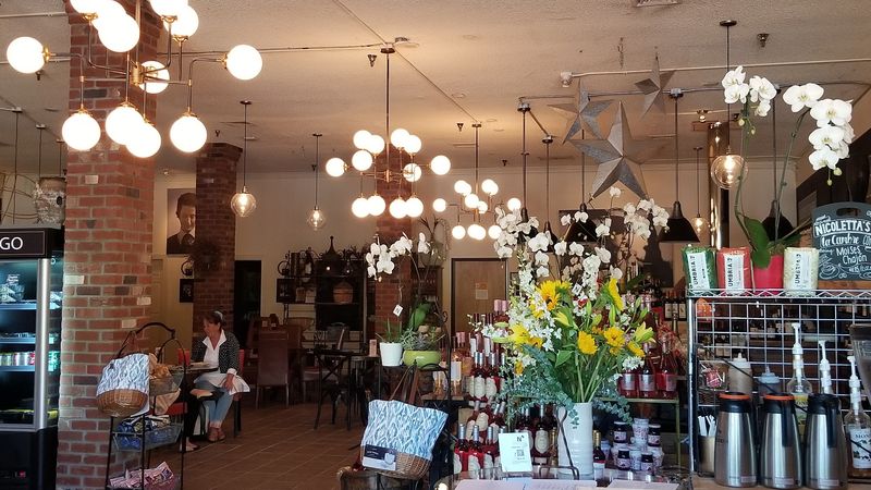 Why Nicoletta's Keeps Drawing People Back