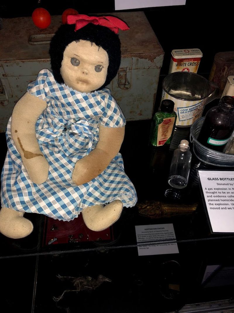 Visitor Experiences: What People Actually Report Inside