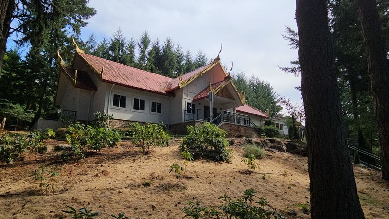 A Thai Temple Hidden in the Oregon Countryside