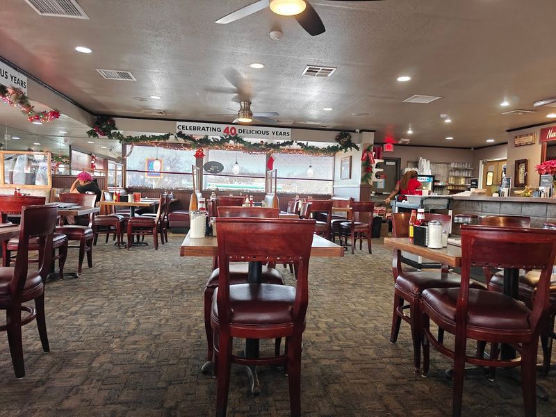 Niecie's Restaurant Keeps Soul Food Traditions Alive