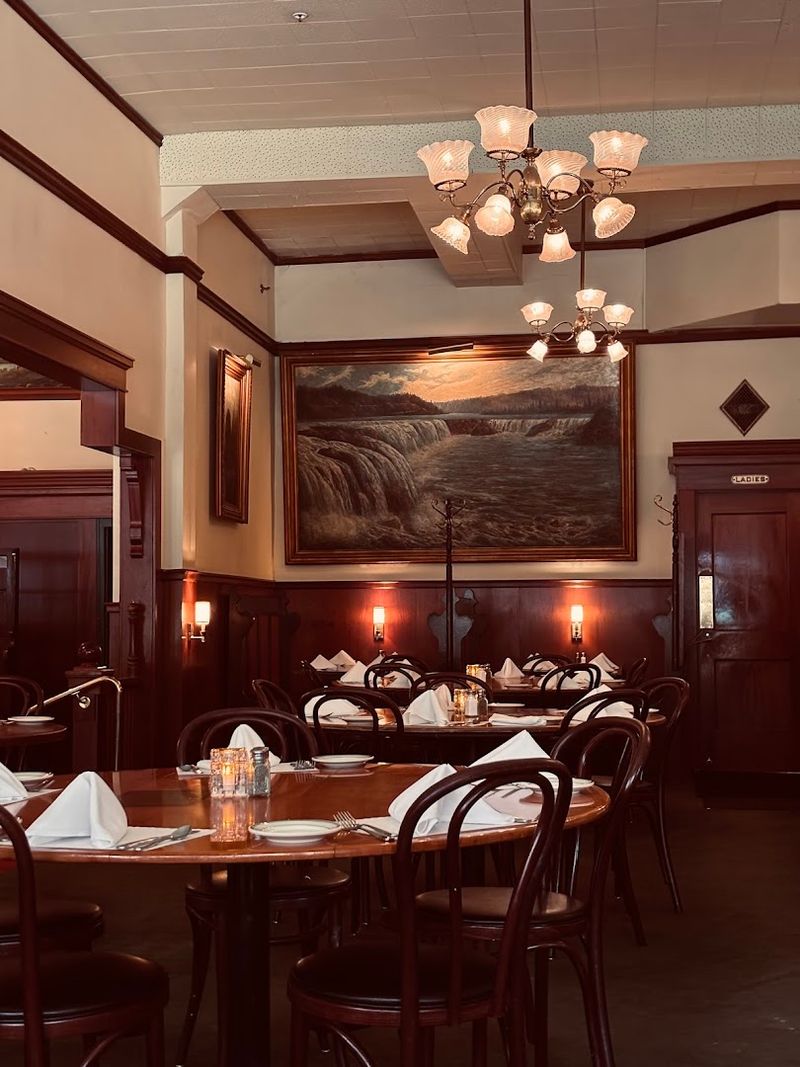 Jake's Famous Crawfish, Portland, OR