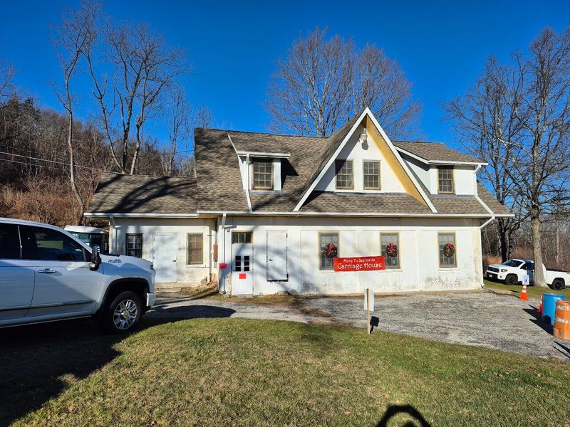 The Outlook Lodge and Manager's Dwelling: Life on the Farm Beyond the Mansion