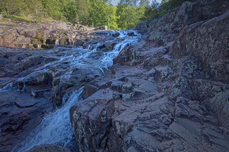 The Geology Behind the Shut-ins
