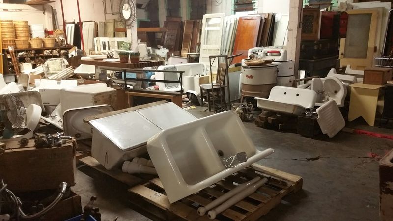 Cast-Iron Tubs and Pedestal Sinks Worth Saving