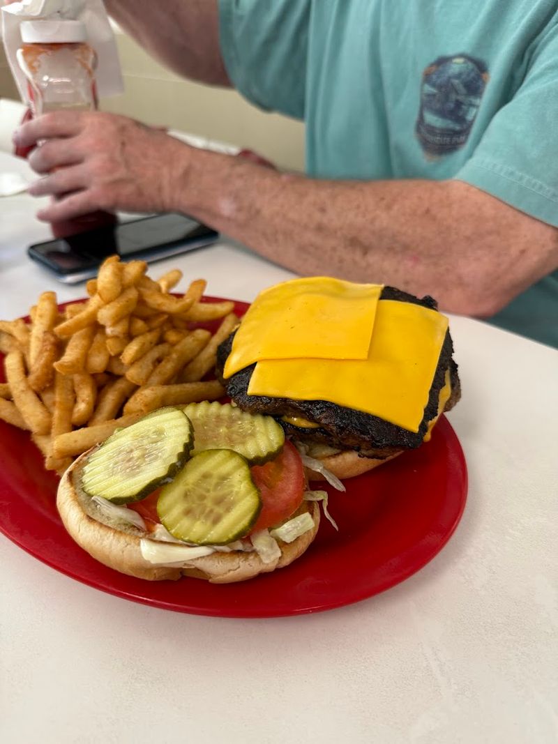 Hearty Burgers and Daily Specials That Hit the Spot